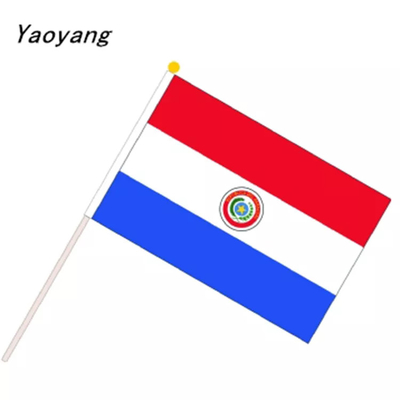 Логотип полиэстера чилийских ручных флагов на открытом воздухе развевая изготовленный на заказ