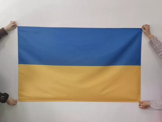 Стиль украинского национального флага флагов 3x5 мира полиэстера цвета Pantone вися